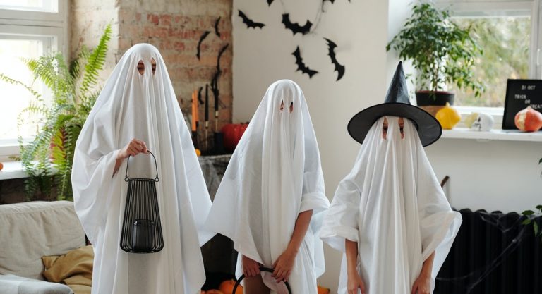 Easy Mommy-&-Me + Family Costume Ideas for All Ages