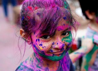 family holi in Dallas