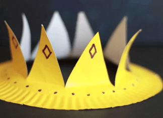 A paper plate crown.